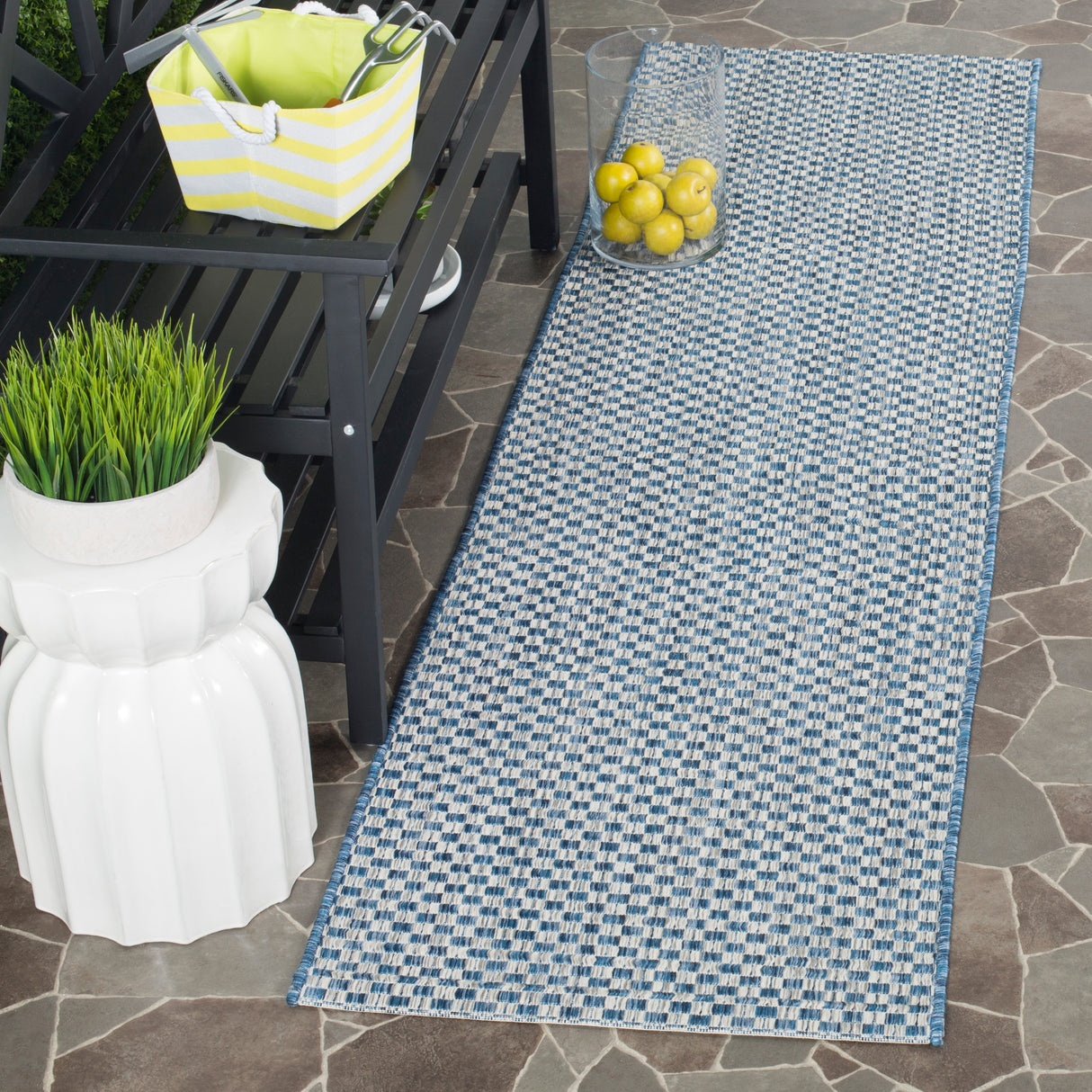 SAFAVIEH Courtyard Ragini Indoor/Outdoor Waterproof Patio Backyard Rug