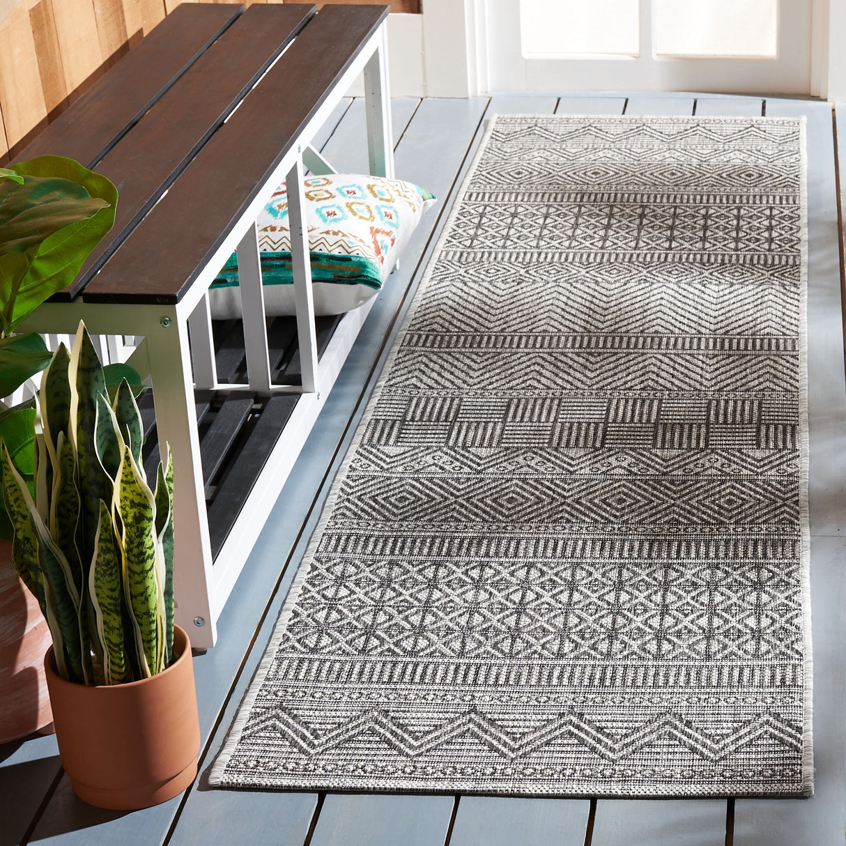 SAFAVIEH Courtyard Rozenn Indoor/ Outdoor Waterproof Patio Backyard Rug