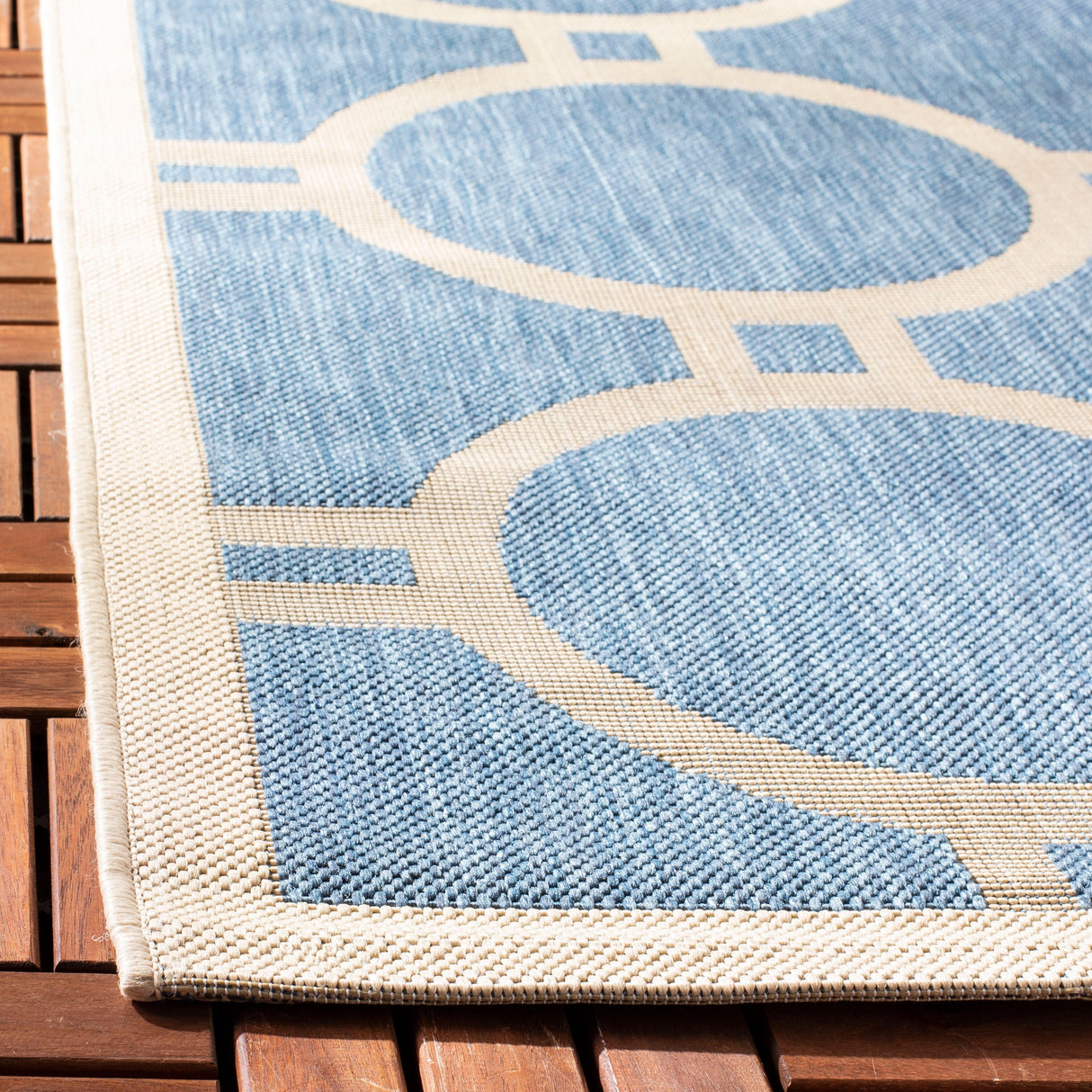 SAFAVIEH Courtyard Sweta Indoor/ Outdoor Waterproof Patio Backyard Rug