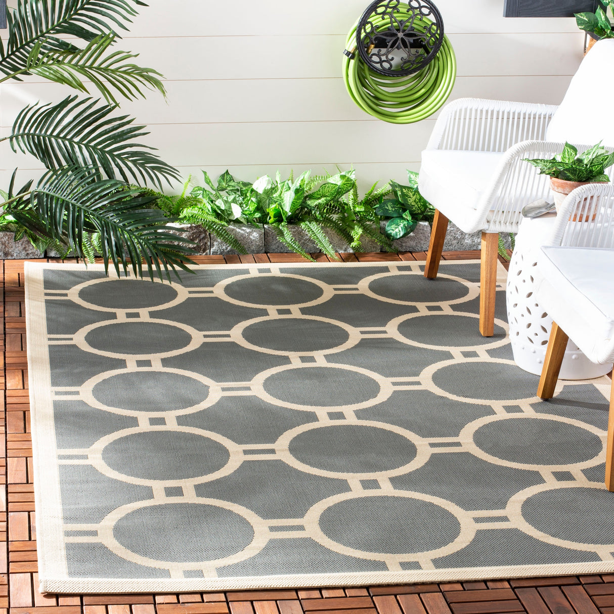 SAFAVIEH Courtyard Sweta Indoor/ Outdoor Waterproof Patio Backyard Rug