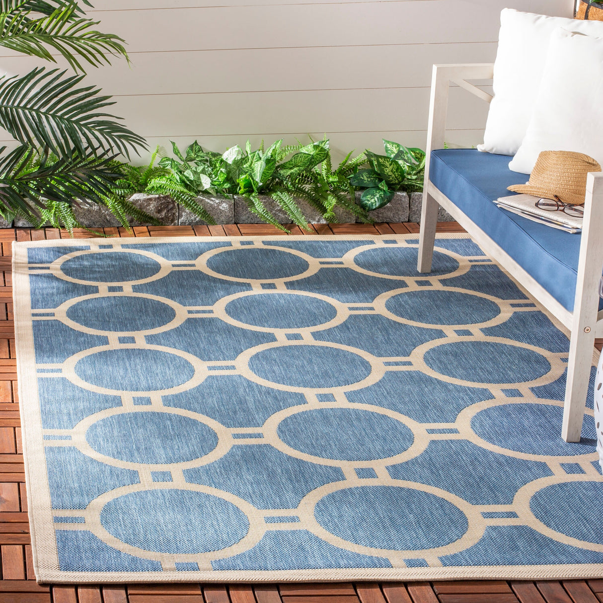 SAFAVIEH Courtyard Sweta Indoor/ Outdoor Waterproof Patio Backyard Rug