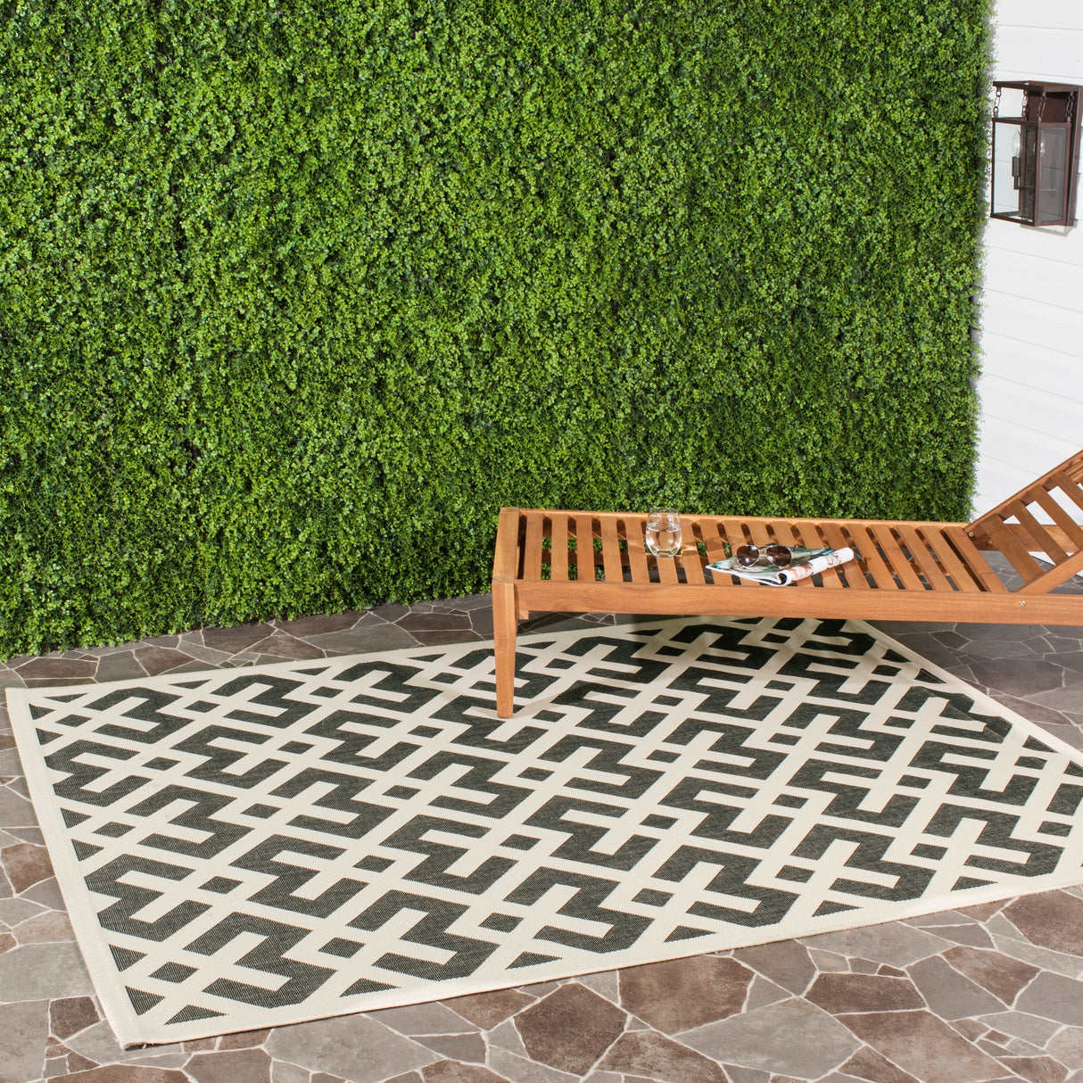 SAFAVIEH Courtyard Sytske Indoor/ Outdoor Waterproof Patio Backyard Rug