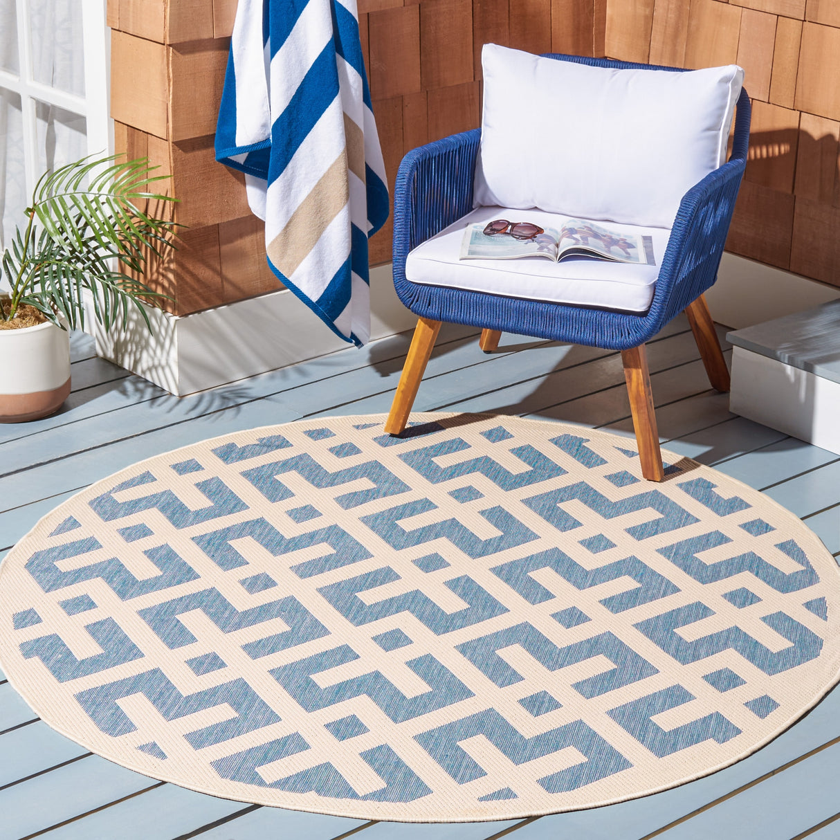 SAFAVIEH Courtyard Sytske Indoor/ Outdoor Waterproof Patio Backyard Rug