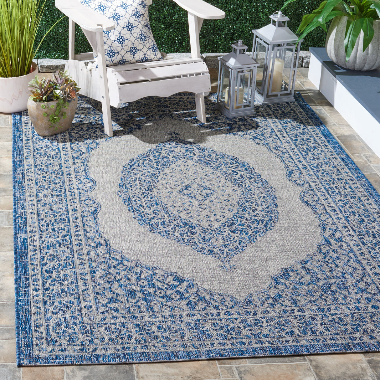 SAFAVIEH Courtyard Thoma Medallion Indoor/ Outdoor Waterproof Patio Backyard Rug