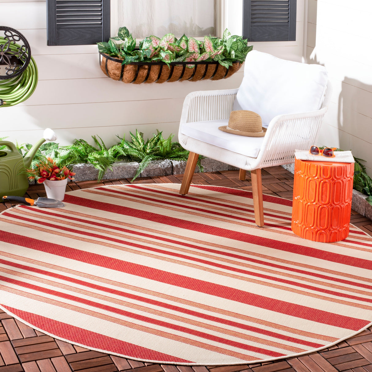 SAFAVIEH Courtyard Yulka Indoor/ Outdoor Waterproof Patio Backyard Rug