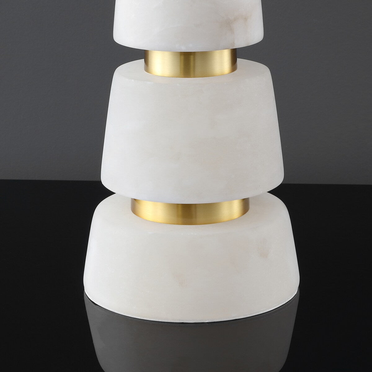 SAFAVIEH Couture Hertha Alabaster Table Lamp - 15 In W x 15 In D x 25 In H - 15Wx15Dx25H