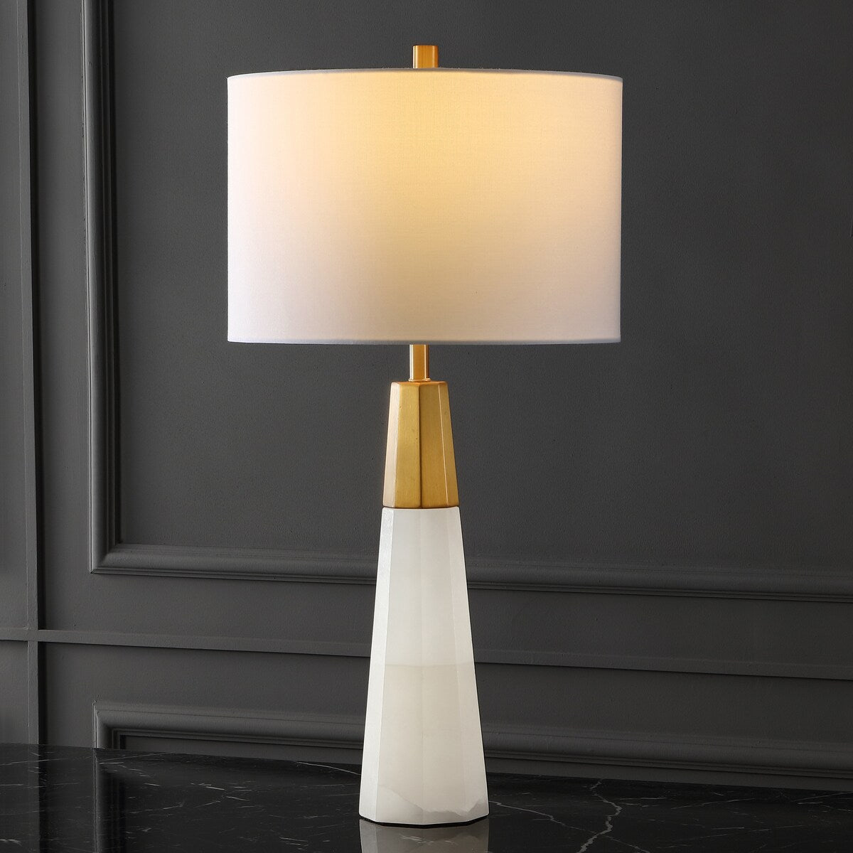 SAFAVIEH Couture Lighting Gumersinda 29-inch Alabaster Table Lamp - 15 In W x 15 In D x 29 In H - 15Wx15Dx29H