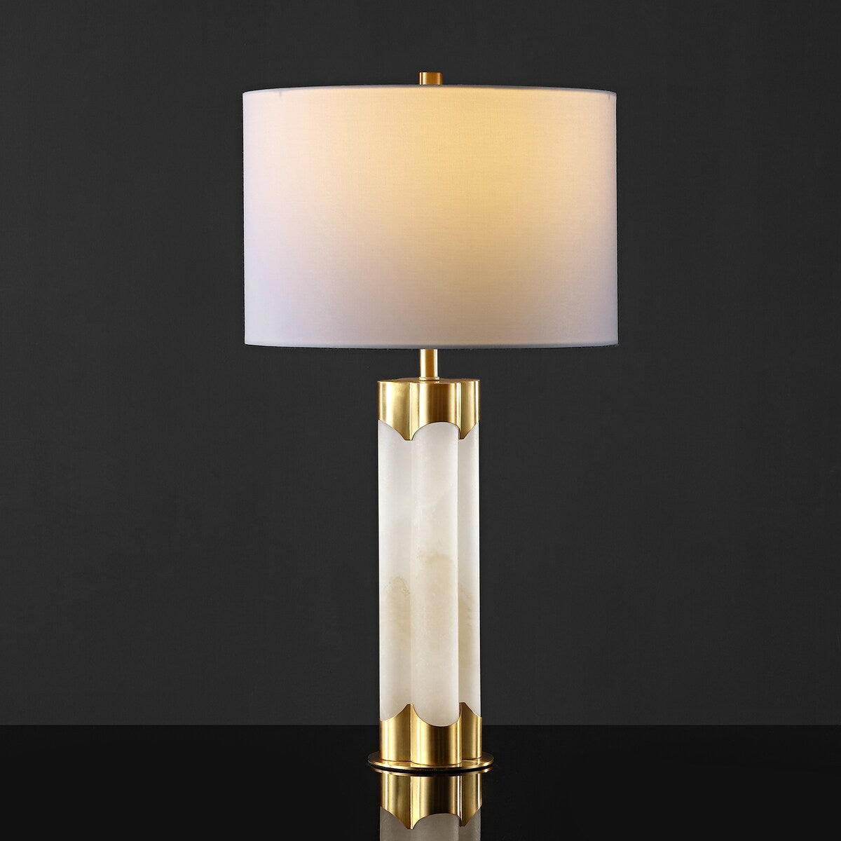 SAFAVIEH Couture Lighting Margaretha 28-inch Alabaster Table Lamp - 15 In W x 15 In D x 28 In H - 15Wx15Dx28H