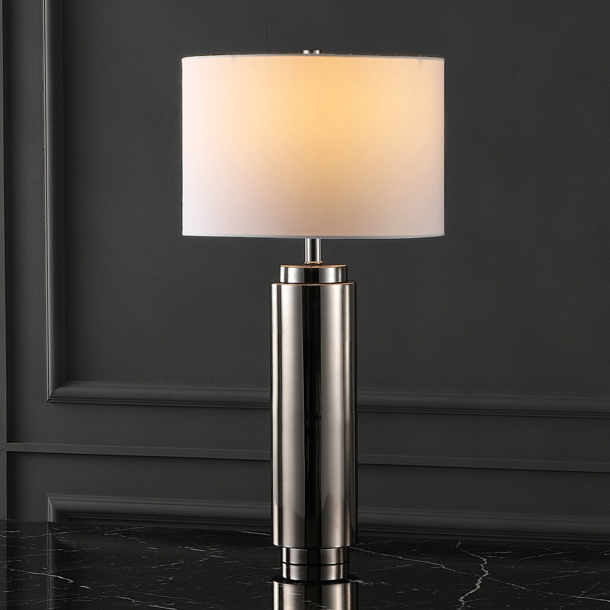 SAFAVIEH Couture Lighting Niculina 30-inch Metal Pillar Table Lamp - 15 In W x 15 In D x 30 In H - 15Wx15Dx30H