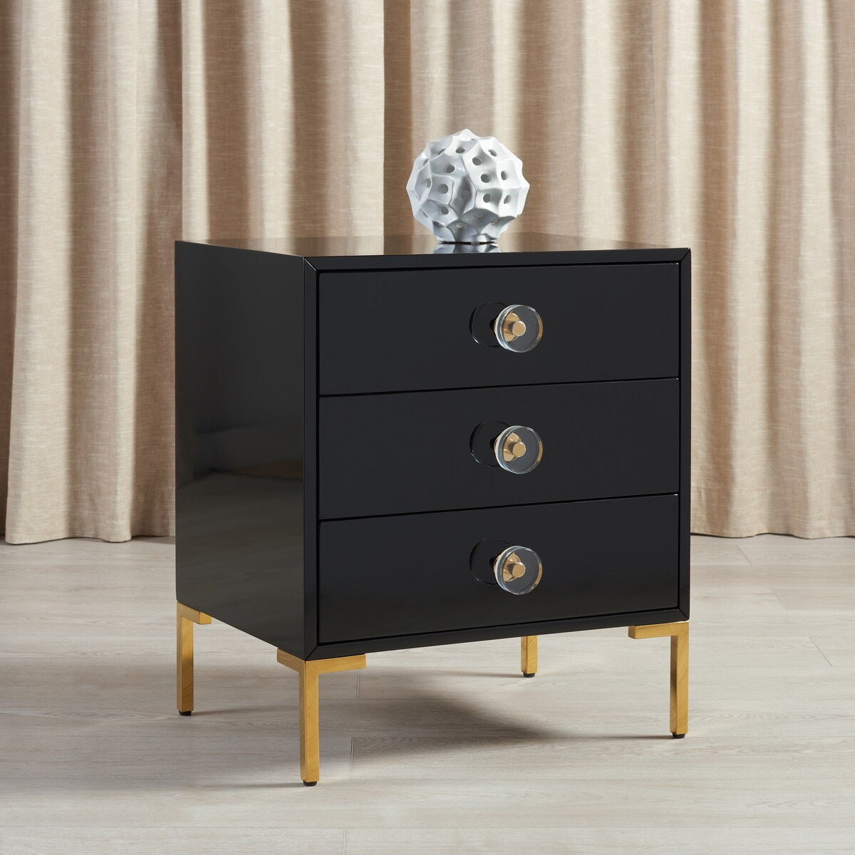 SAFAVIEH Couture Lumturije 3-Drawer Side Table- Black / Brass - 24" W x 18" L x 28" H - 24Wx18Dx28H