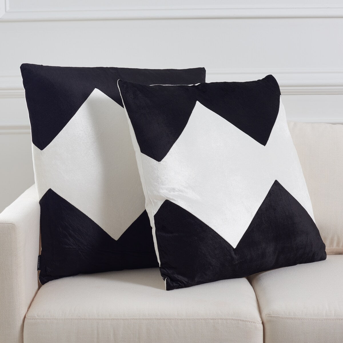 SAFAVIEH Couture Metje Pillow (Set of 2)