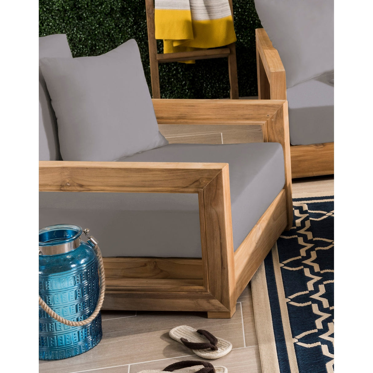 SAFAVIEH Couture Naoma Cushioned Teak Indoor/Outdoor Arm Chair