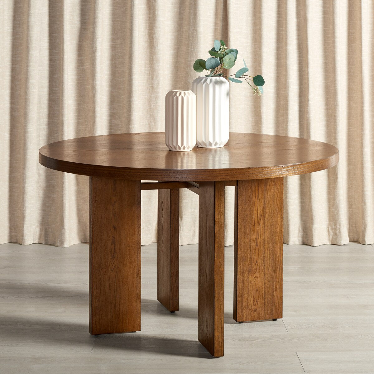 SAFAVIEH Couture Neetu Round Wood Dining Table - 47.75 In W x 47.75 In D x 30 In H - 48Wx48Dx30H