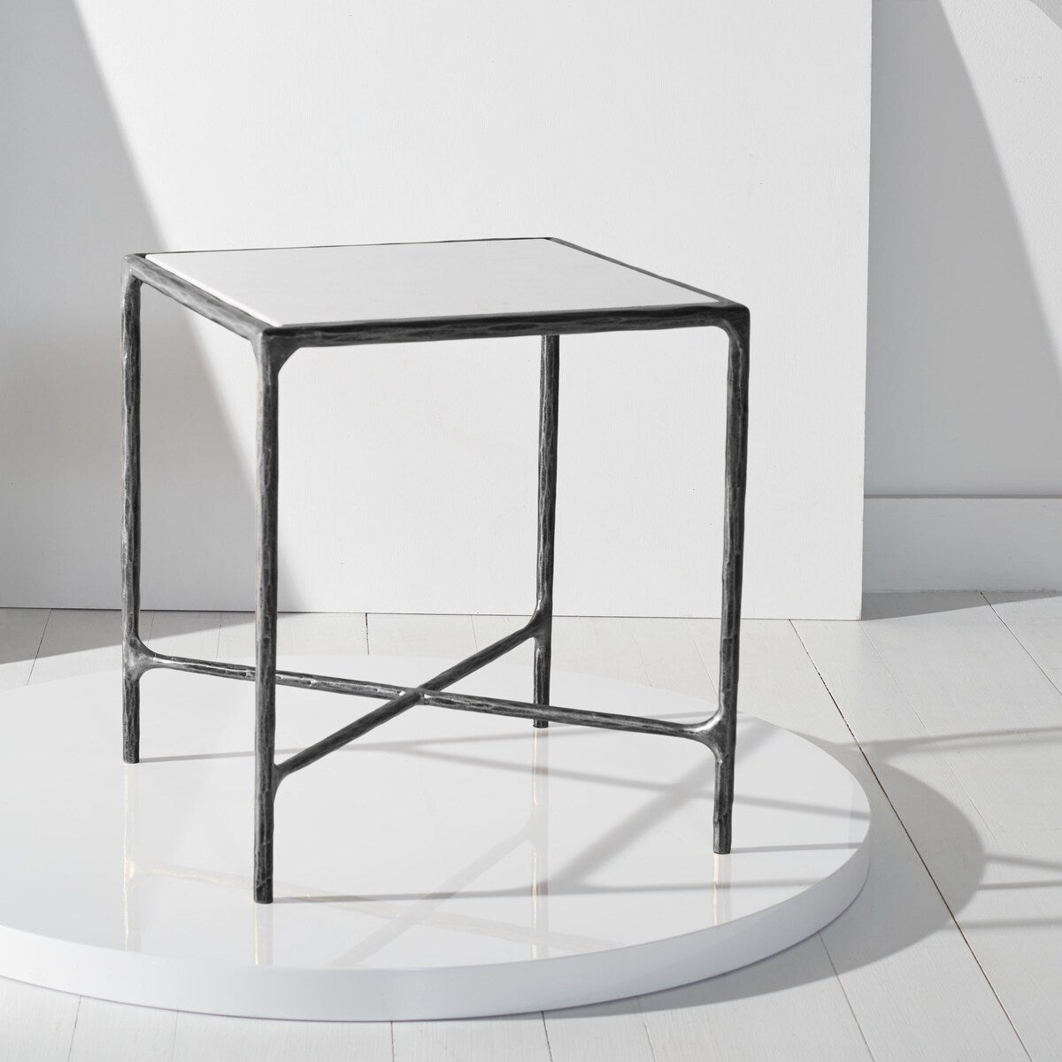 SAFAVIEH Couture Saturna Forged Metal Square End Table - 18" W x 18" L x 20" H - 18Wx18Dx20H