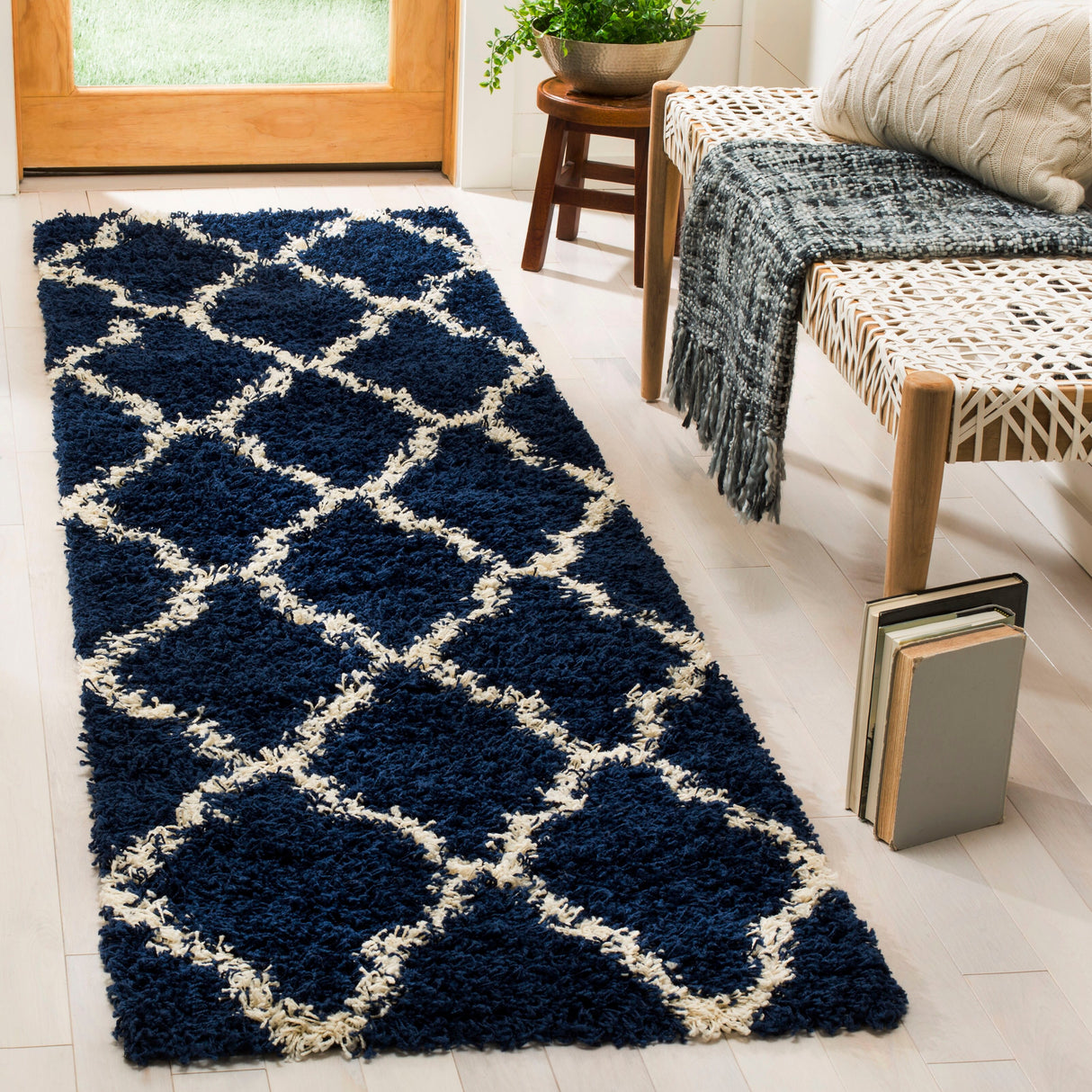 SAFAVIEH Dallas Shag Darina Trellis 1.5-inch Thick Rug