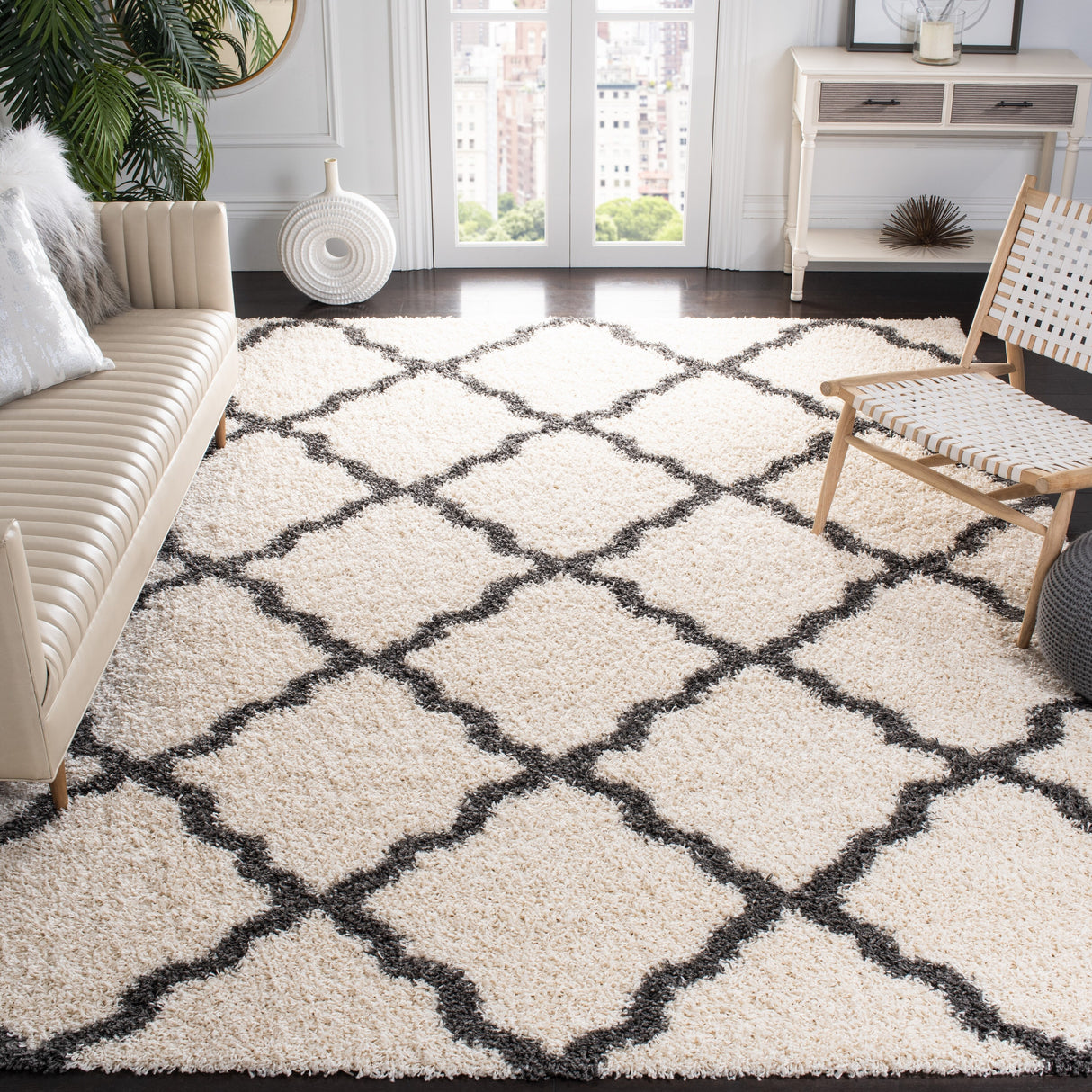 SAFAVIEH Dallas Shag Darina Trellis 1.5-inch Thick Rug