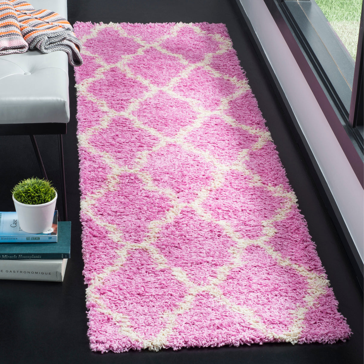 SAFAVIEH Dallas Shag Darina Trellis 1.5-inch Thick Rug