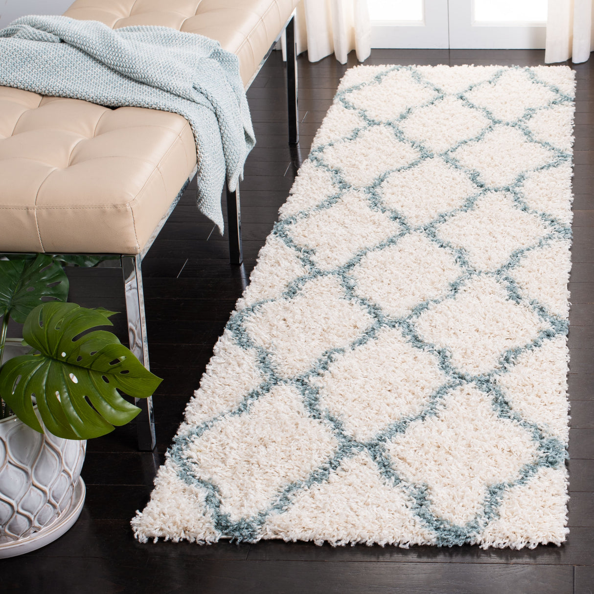 SAFAVIEH Dallas Shag Darina Trellis 1.5-inch Thick Rug