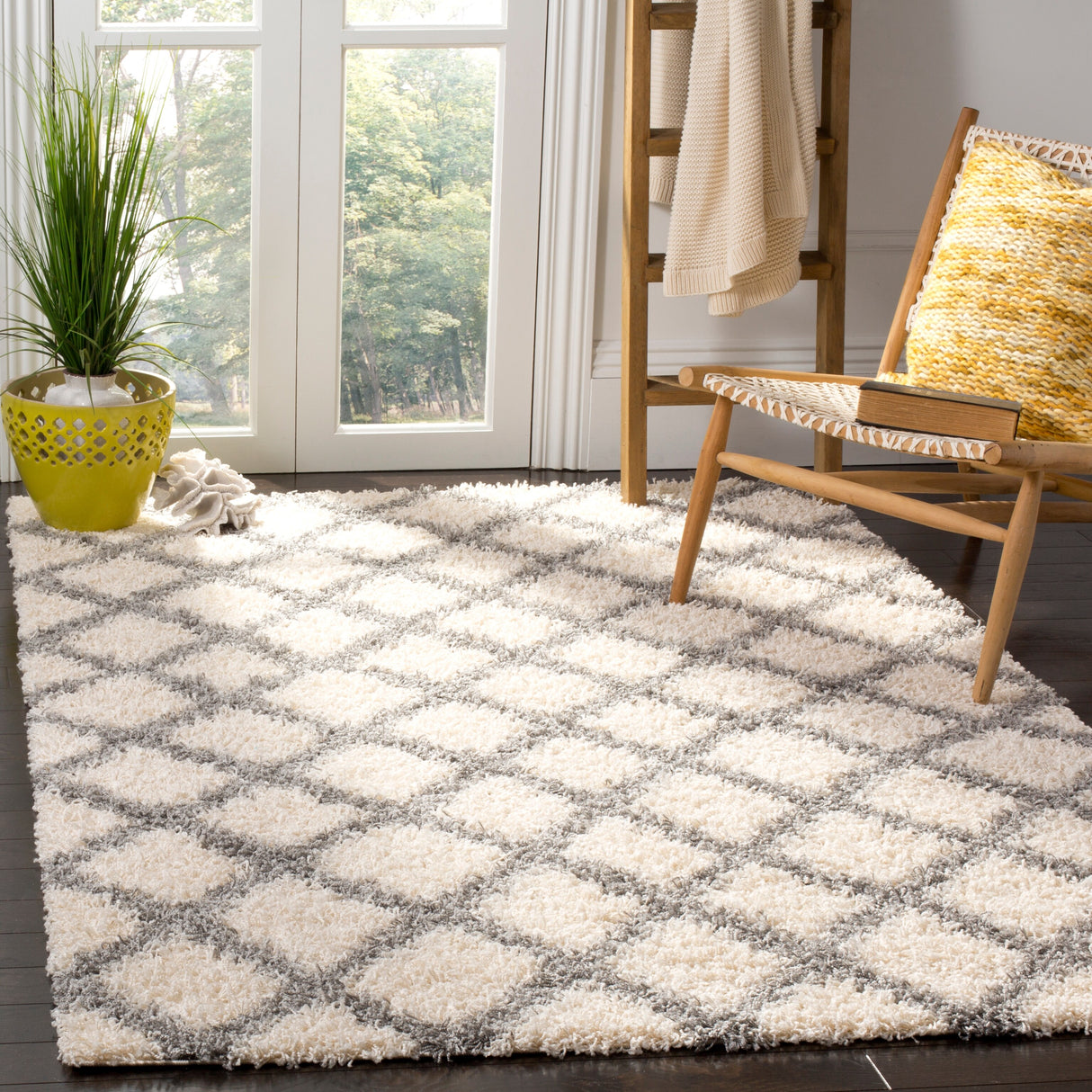 SAFAVIEH Dallas Shag Teja Trellis 1.5-inch Thick Rug