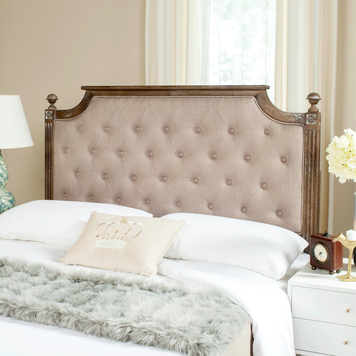 SAFAVIEH Desiderata Rustic Wood Tufted Headboard