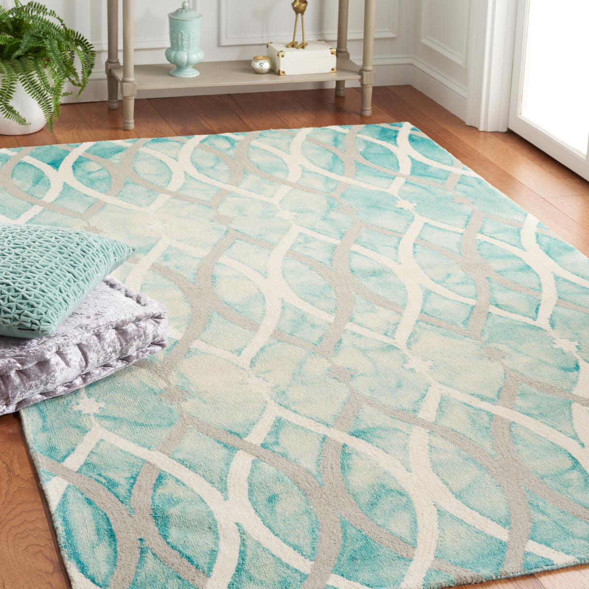 SAFAVIEH Dip Dye Mercan Hand-tufted Wool Geometric Area Rug