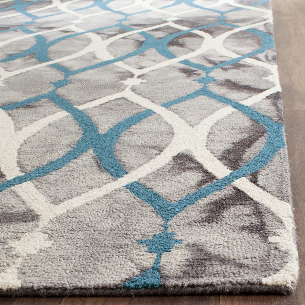 SAFAVIEH Dip Dye Mercan Hand-tufted Wool Geometric Area Rug