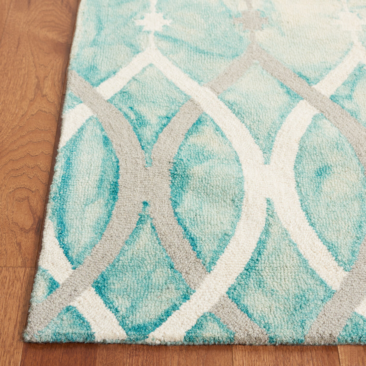 SAFAVIEH Dip Dye Mercan Hand-tufted Wool Geometric Area Rug