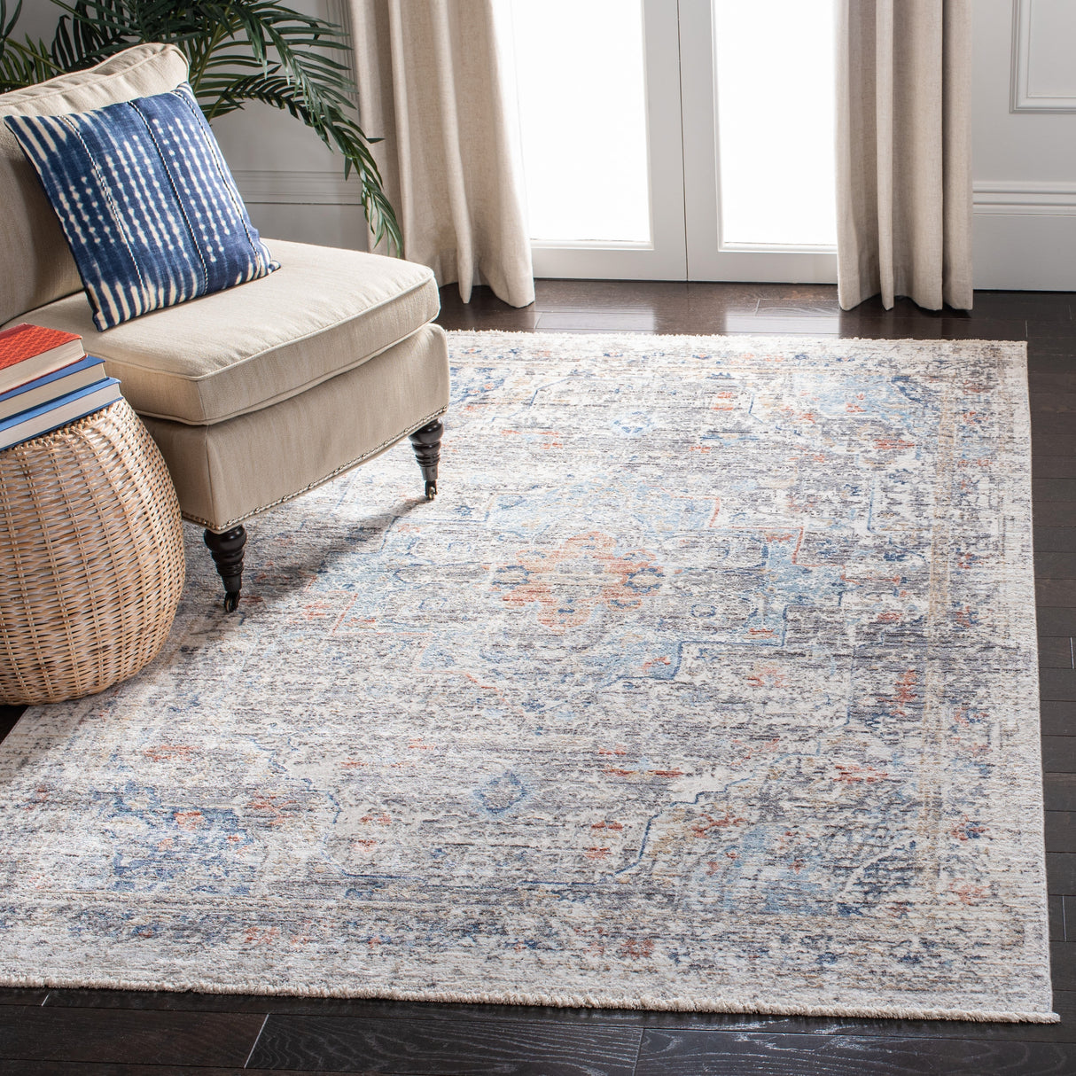 SAFAVIEH Dream Vuturica Vintage Oriental Viscose Rug