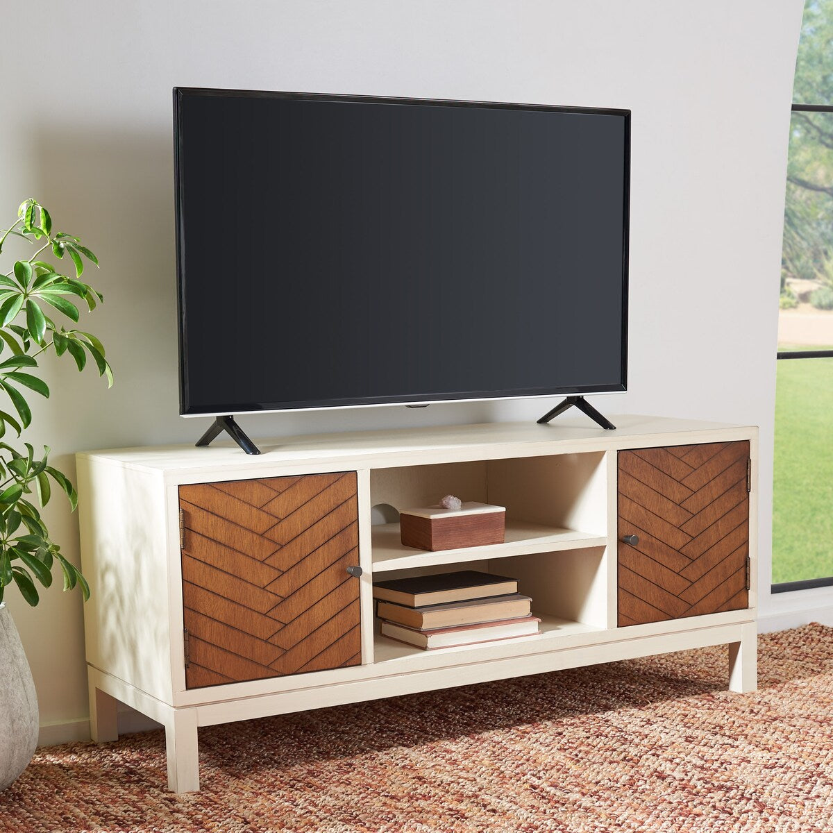 SAFAVIEH Dwan 47-inch Storage Media TV Stand - 47.3" W x 15.8" L x 20" H - 47Wx16Dx20H