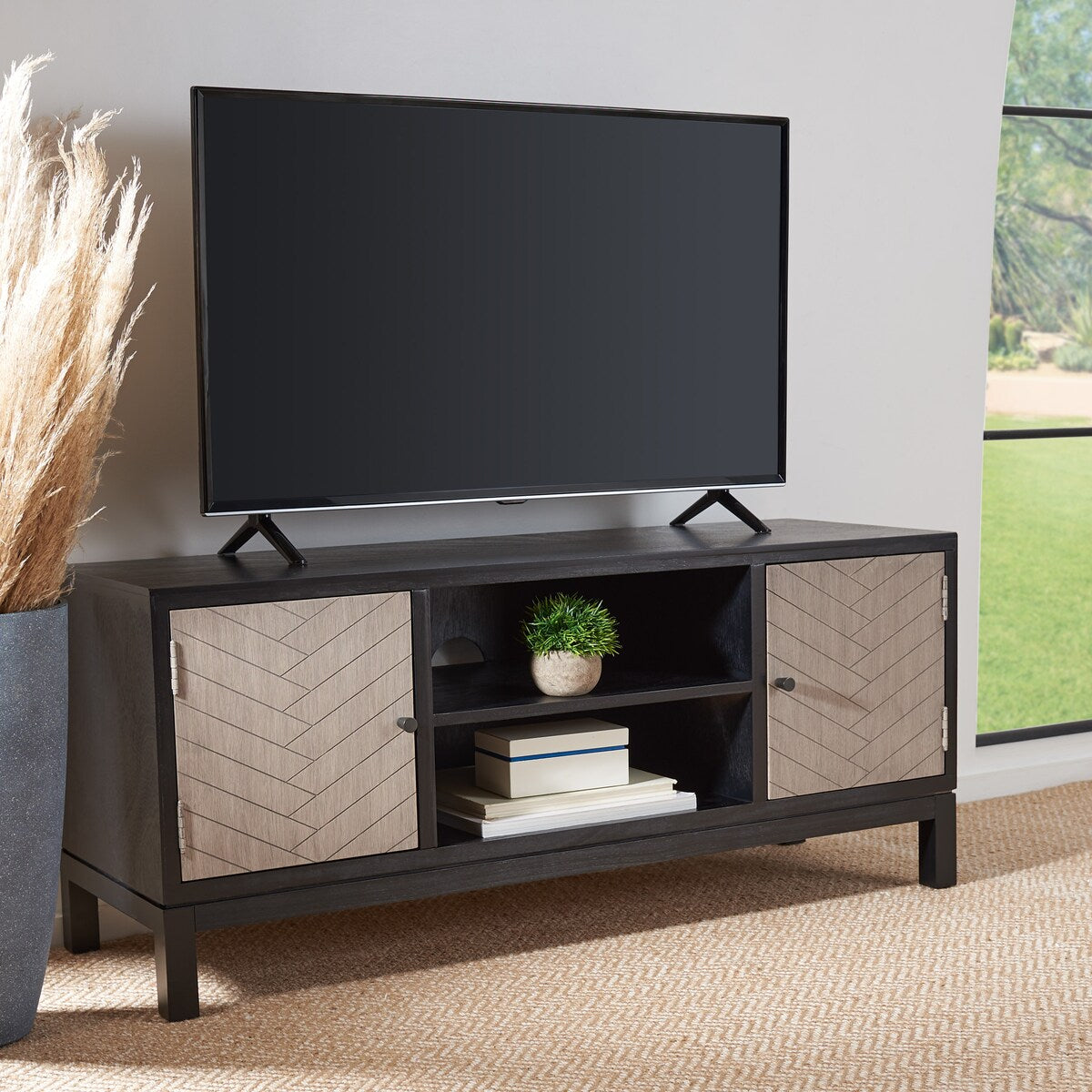 SAFAVIEH Dwan 47-inch Storage Media TV Stand - 47.3" W x 15.8" L x 20" H - 47Wx16Dx20H