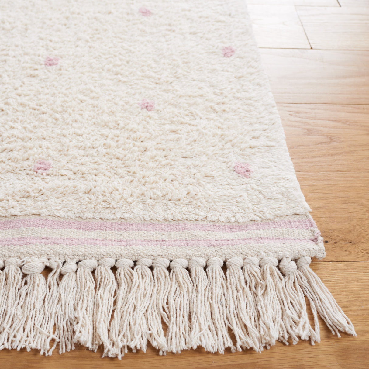 SAFAVIEH Easy Care Machine Washable Apolonia Arbenita Rug