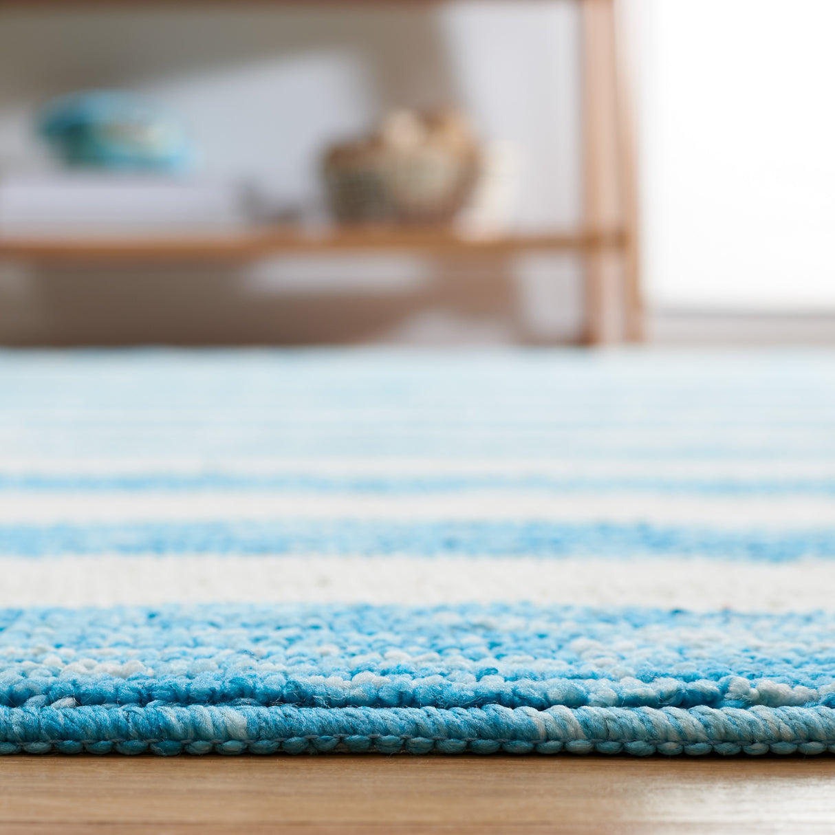 SAFAVIEH Easy Care Machine Washable Juliyana Stripe Rug