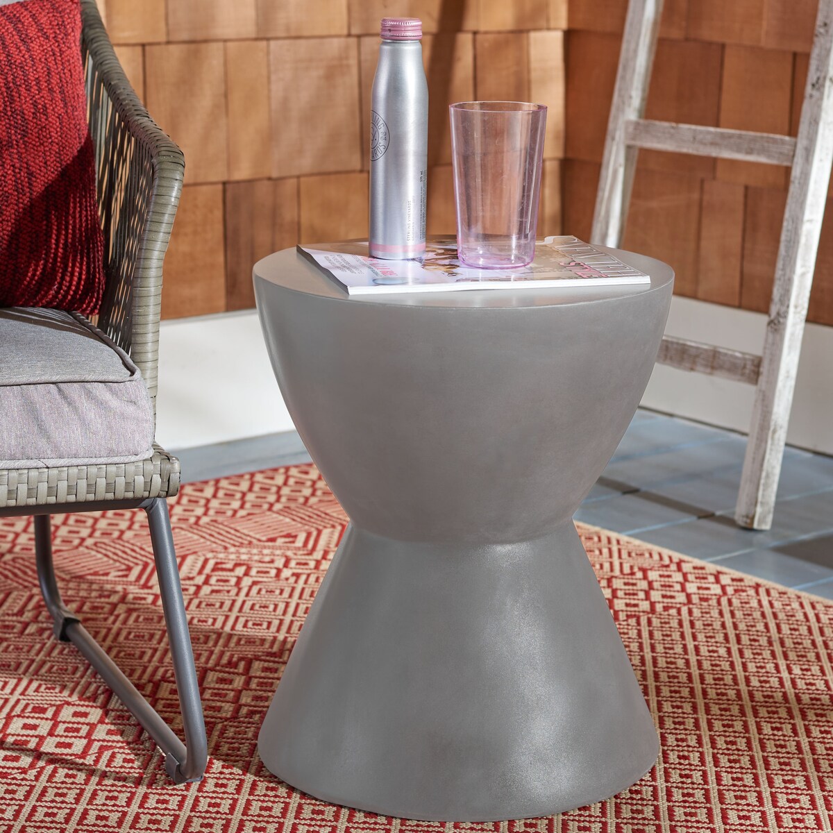 SAFAVIEH Elektra Concrete Indoor/Outdoor Accent Table - 14.9" x 14.9" x 17.7" - 15Wx15Dx18H