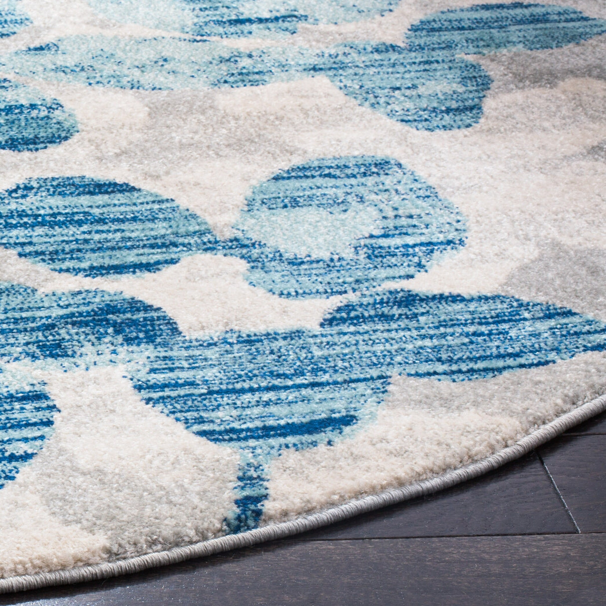 SAFAVIEH Evoke Floral Amale Area Rug