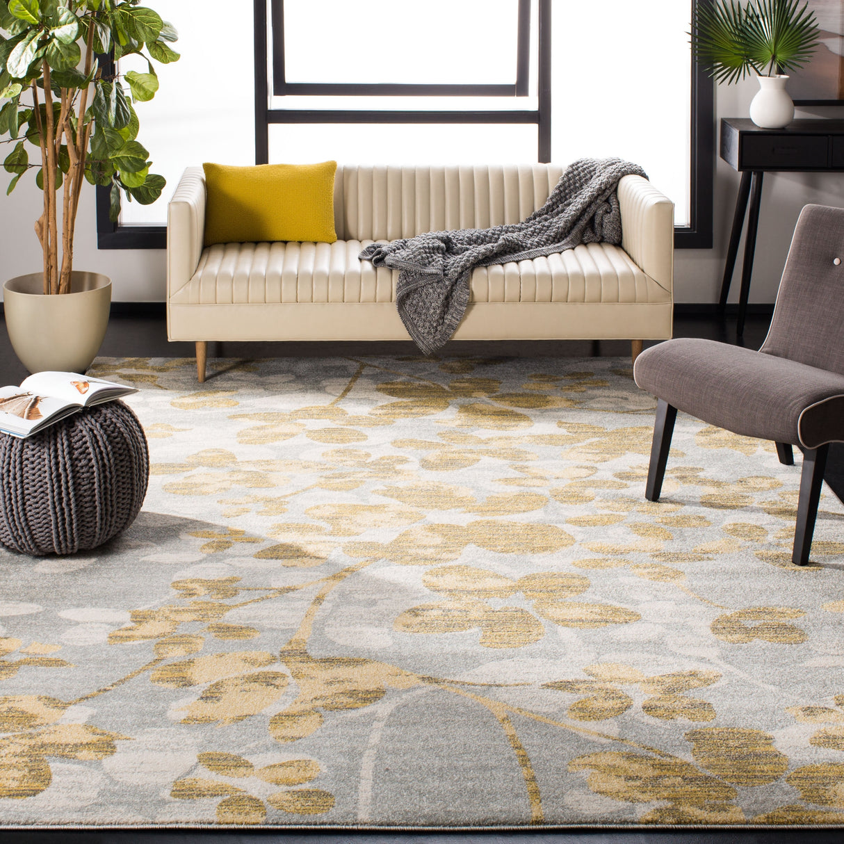 SAFAVIEH Evoke Floral Amale Area Rug