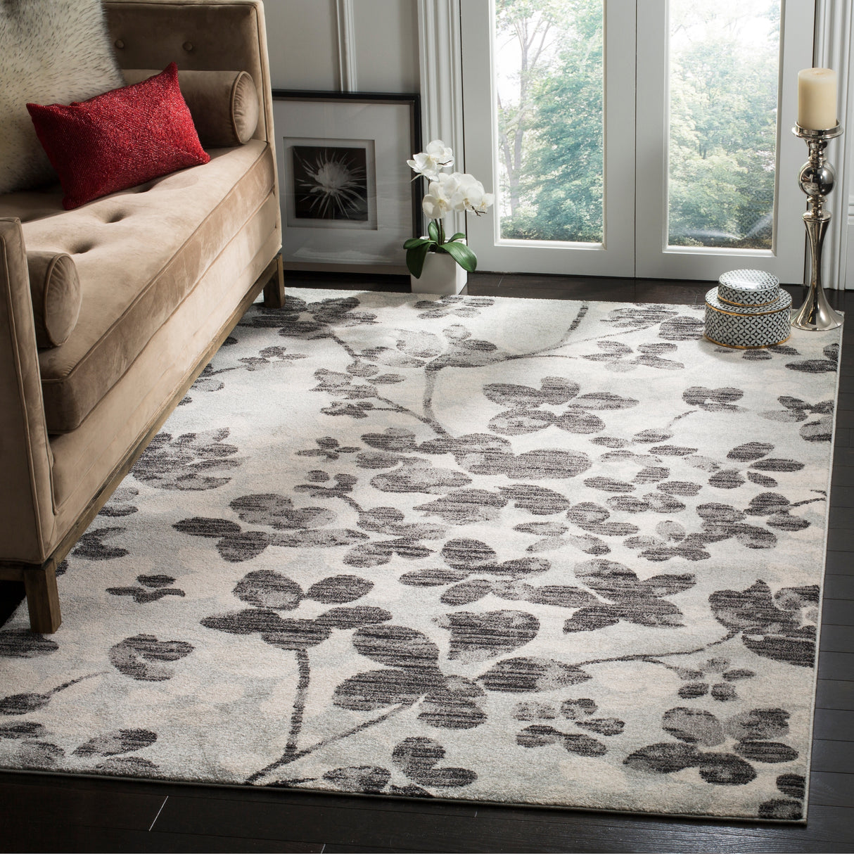 SAFAVIEH Evoke Floral Amale Area Rug