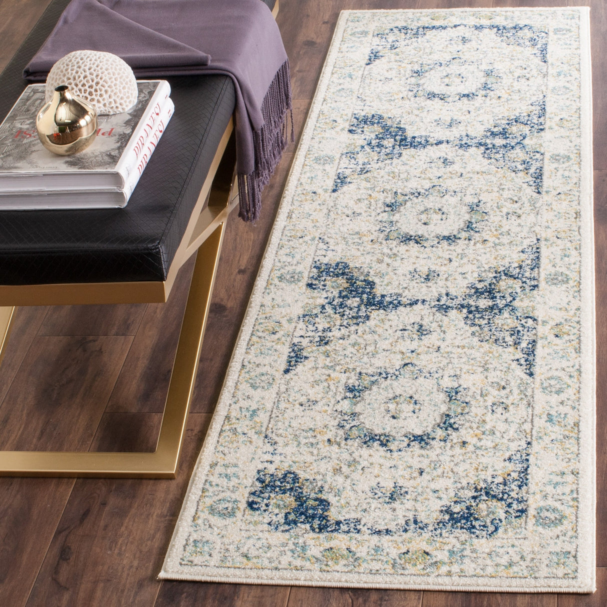 SAFAVIEH Evoke Annabel Vintage Shabby Chic Oriental Rug