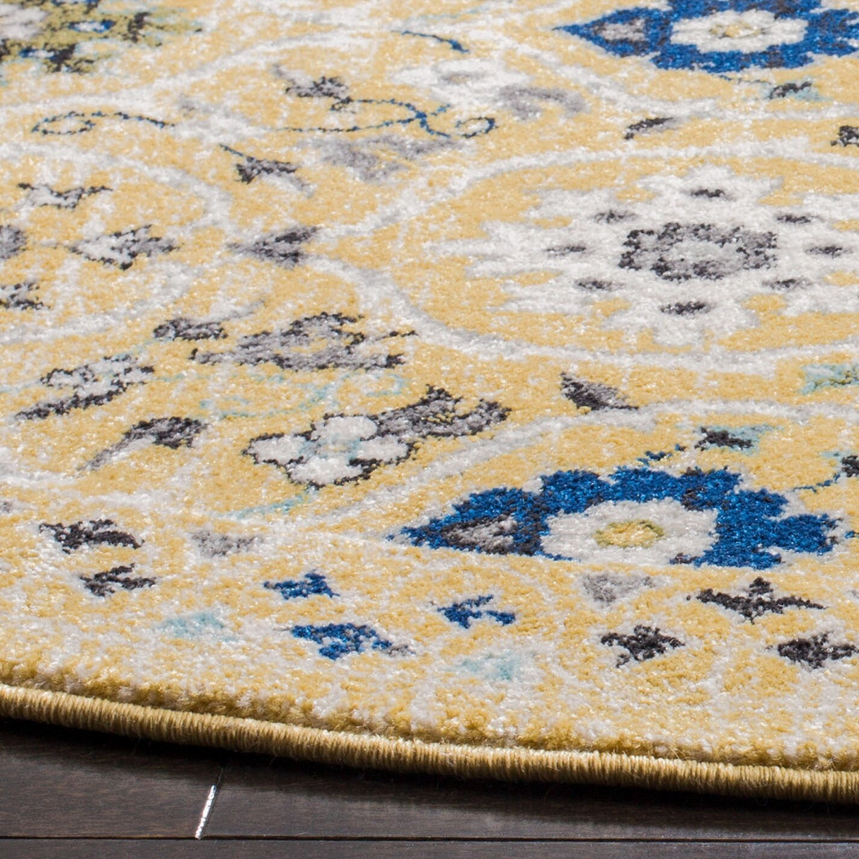 SAFAVIEH Evoke Malika Floral Damask Boho Rug