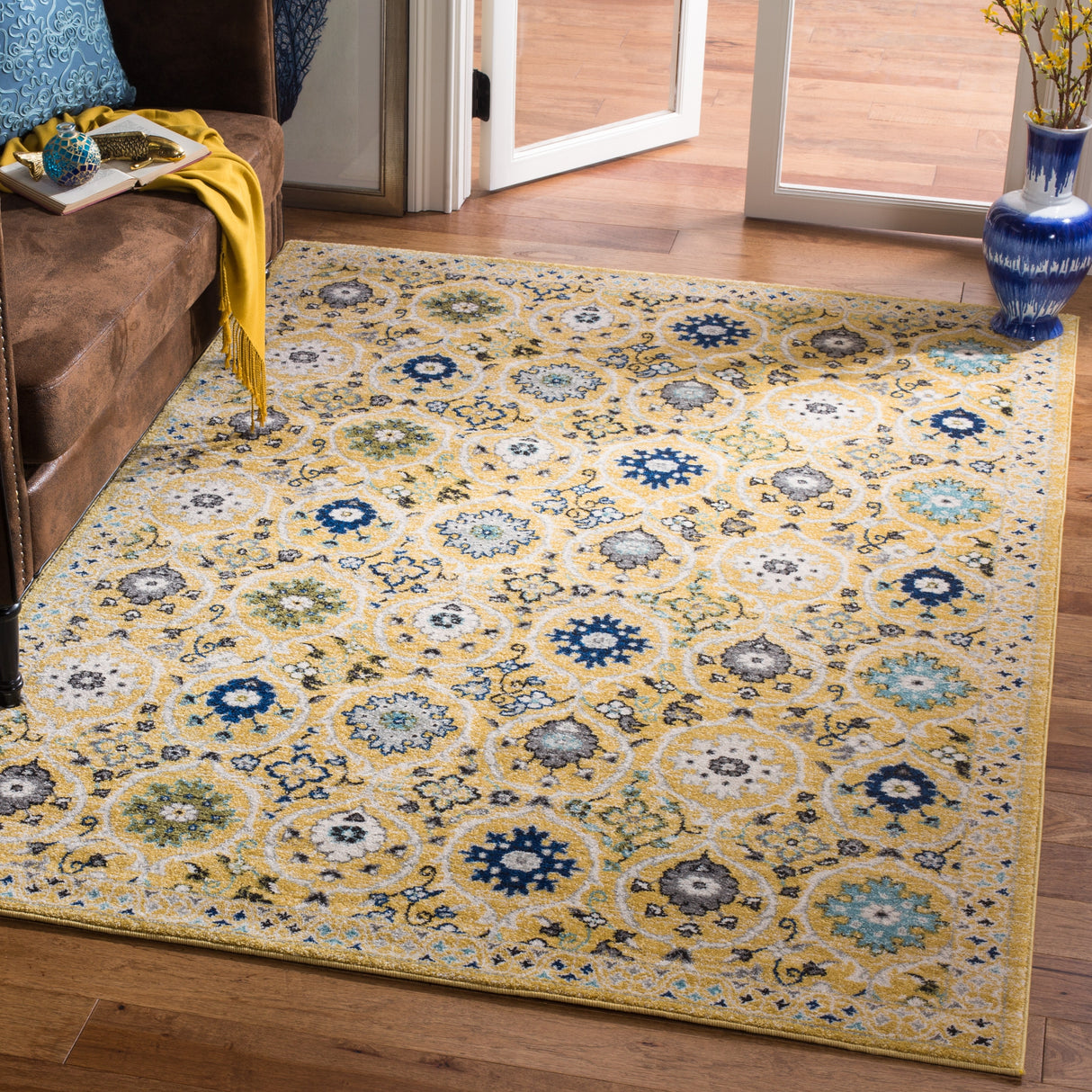 SAFAVIEH Evoke Malika Floral Damask Boho Rug