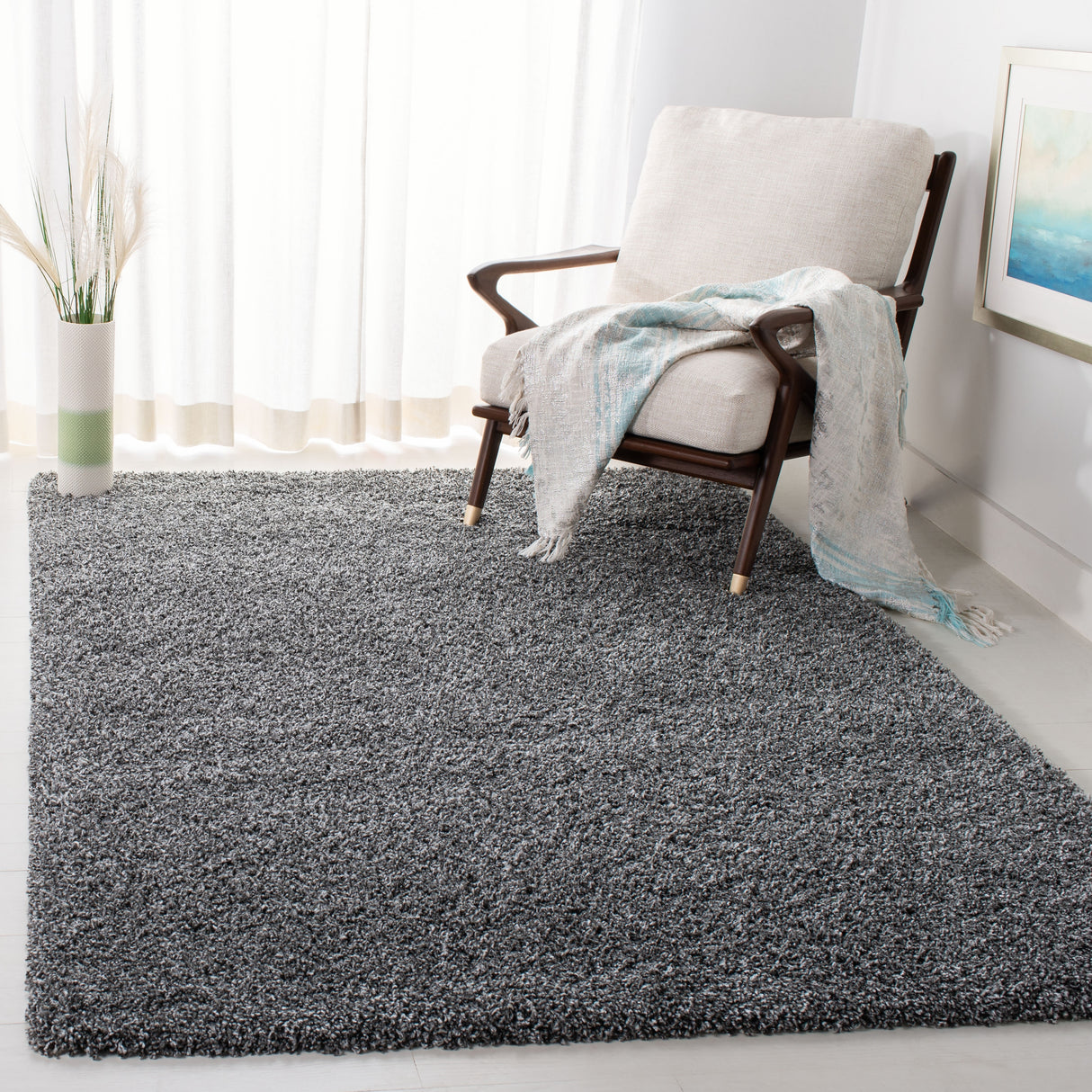 SAFAVIEH Evolution Shag Fransien Solid 1.8-inch Thick Rug