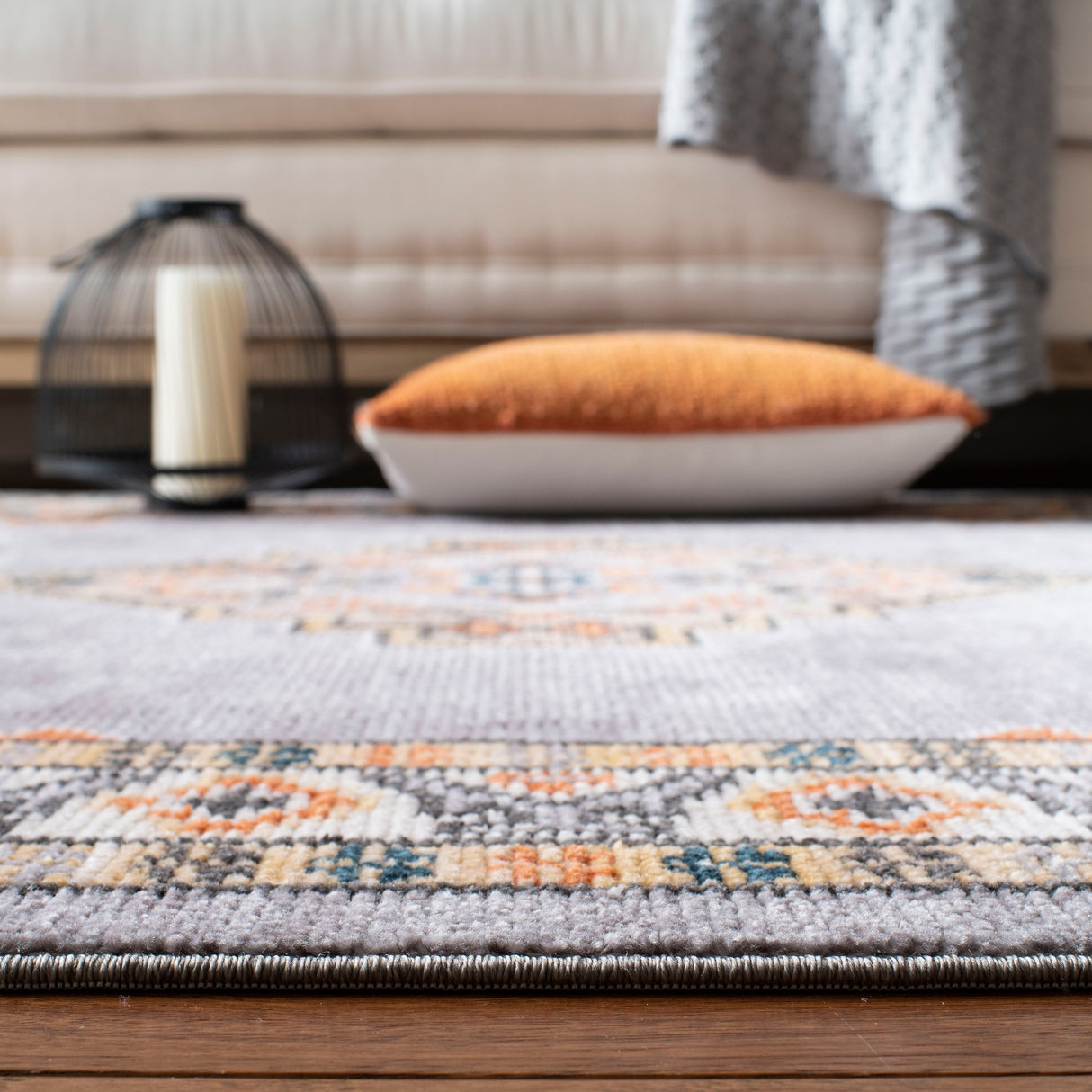 SAFAVIEH Farmhouse Rozana Boho Tribal Polyester Rug