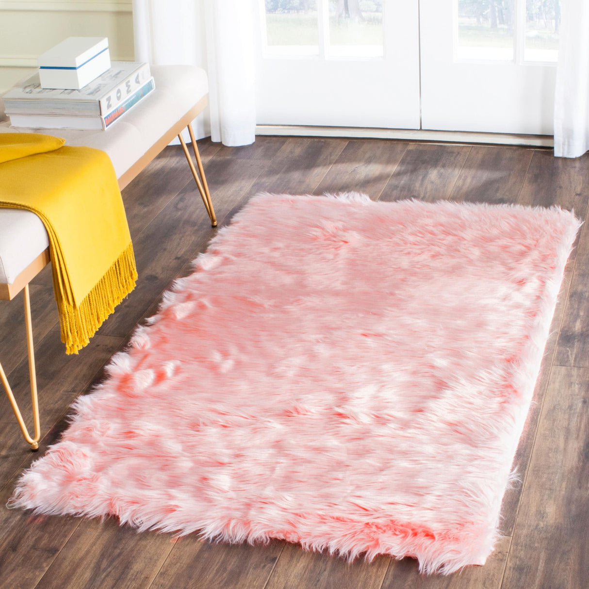 SAFAVIEH Faux Sheep Silke Skin 2.4-inch Thick Rug