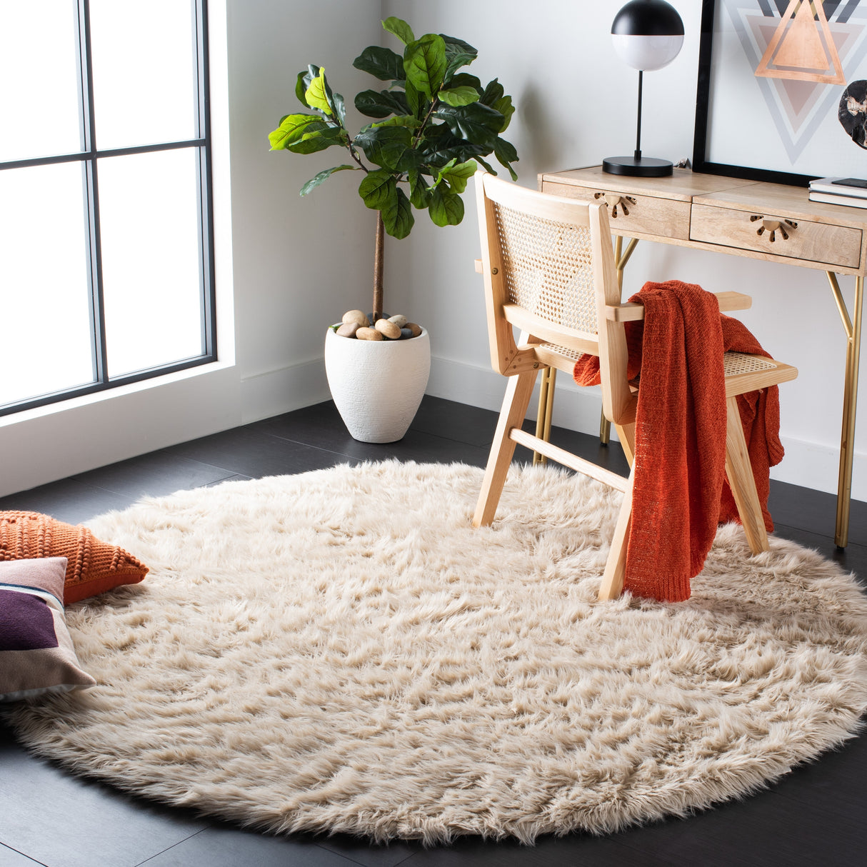 SAFAVIEH Faux Sheep Silke Skin 2.4-inch Thick Rug