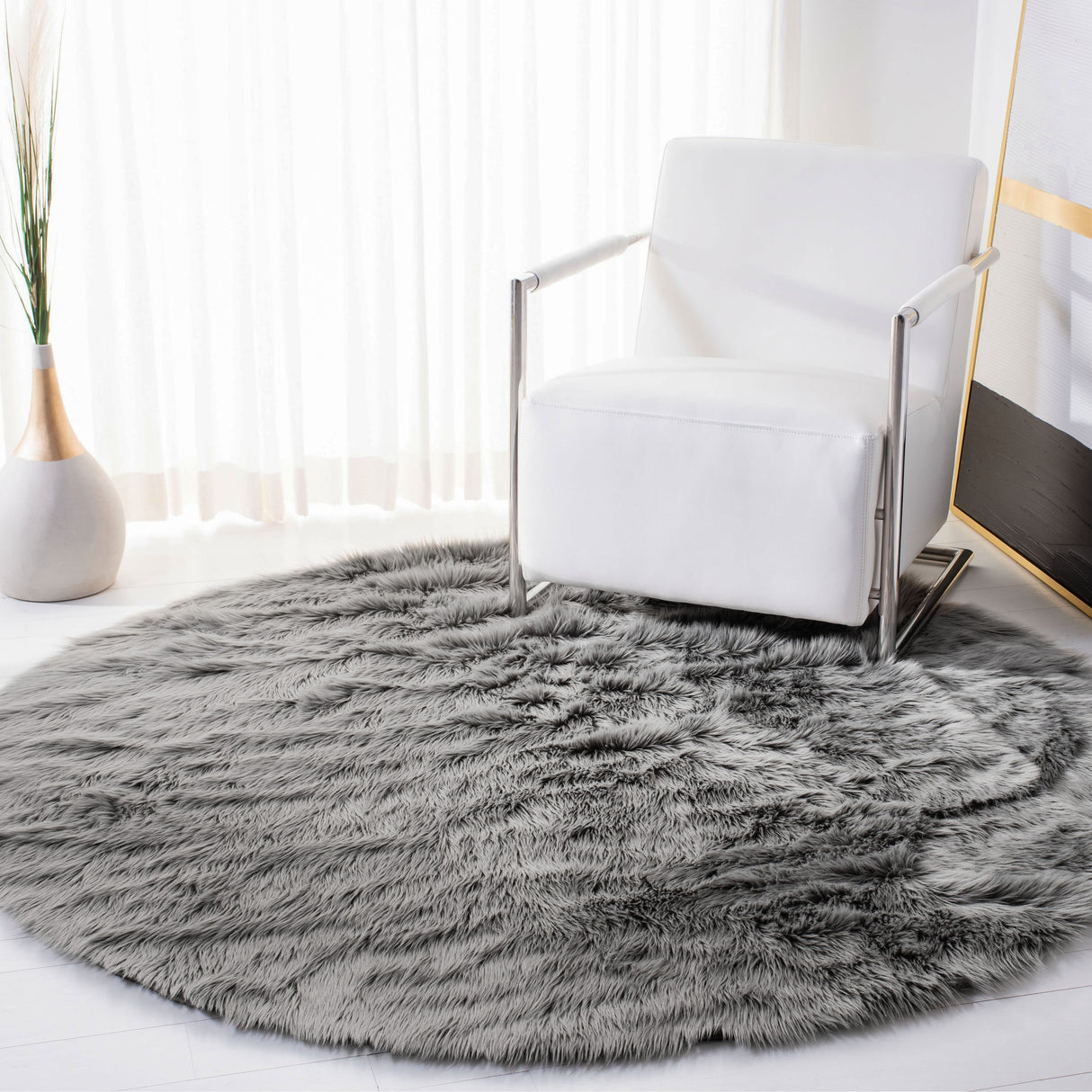 SAFAVIEH Faux Sheep Silke Skin 2.4-inch Thick Rug