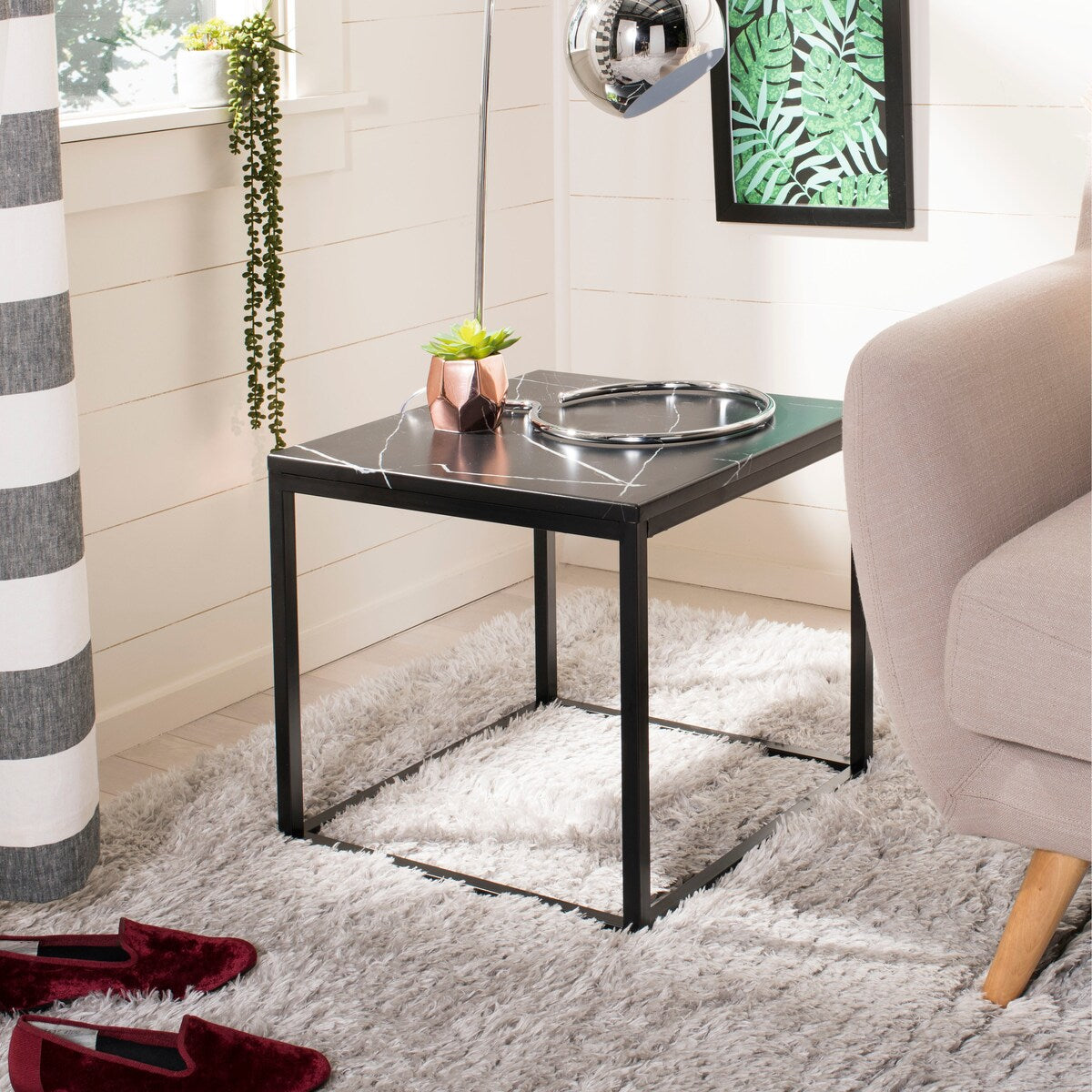 SAFAVIEH Fenne End Table - 18.9" x 18.9" x 17.7" - 19Wx19Dx18H