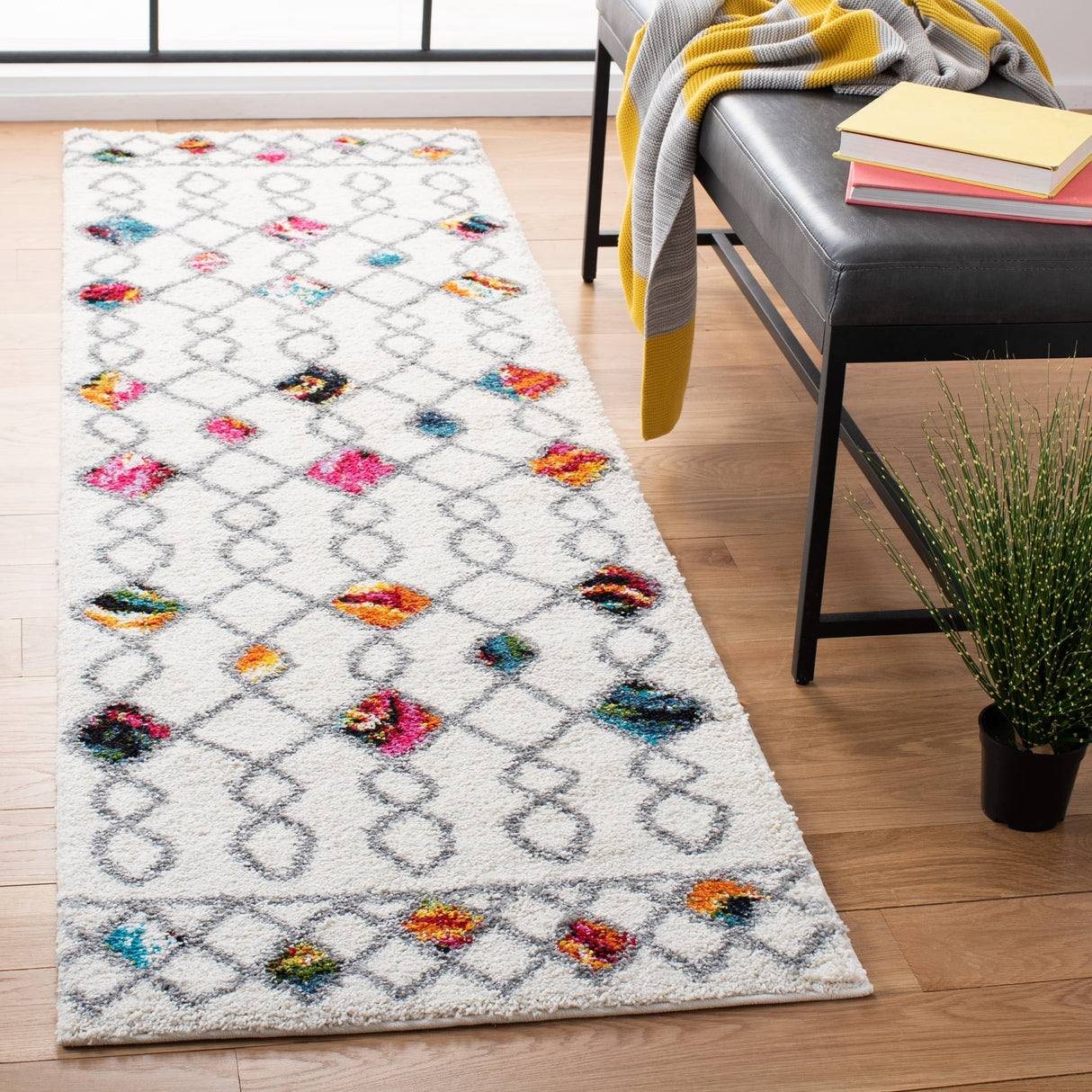 SAFAVIEH Fiesta Shag Soniea Abstract Rug