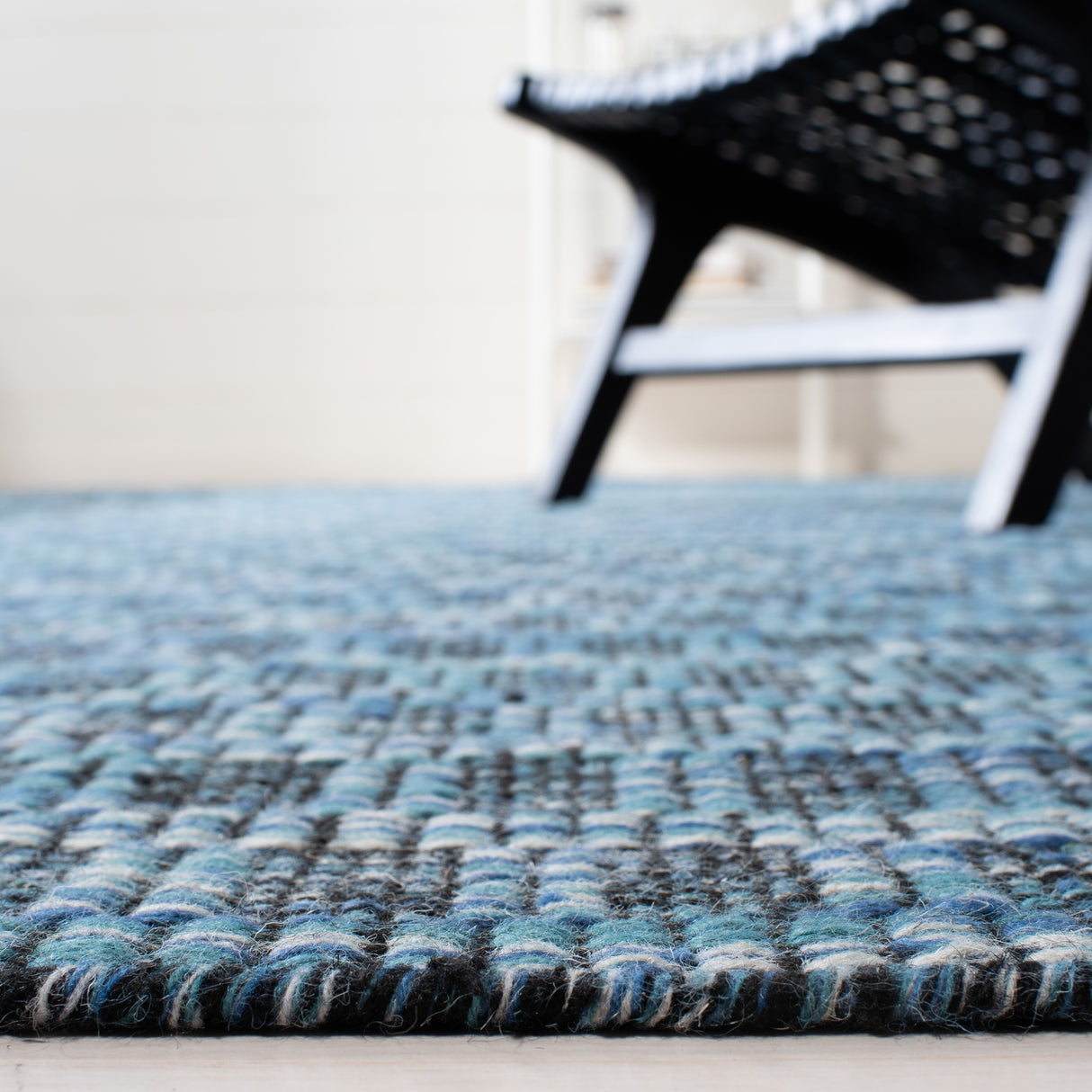 SAFAVIEH Flatweave Kilim Eirian Wool Rug