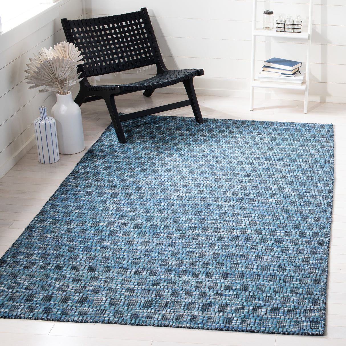 SAFAVIEH Flatweave Kilim Eirian Wool Rug