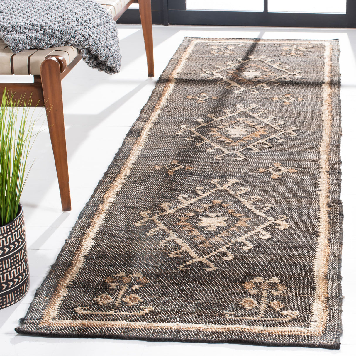 SAFAVIEH Flatweave Kilim Emiljana Jute Rug