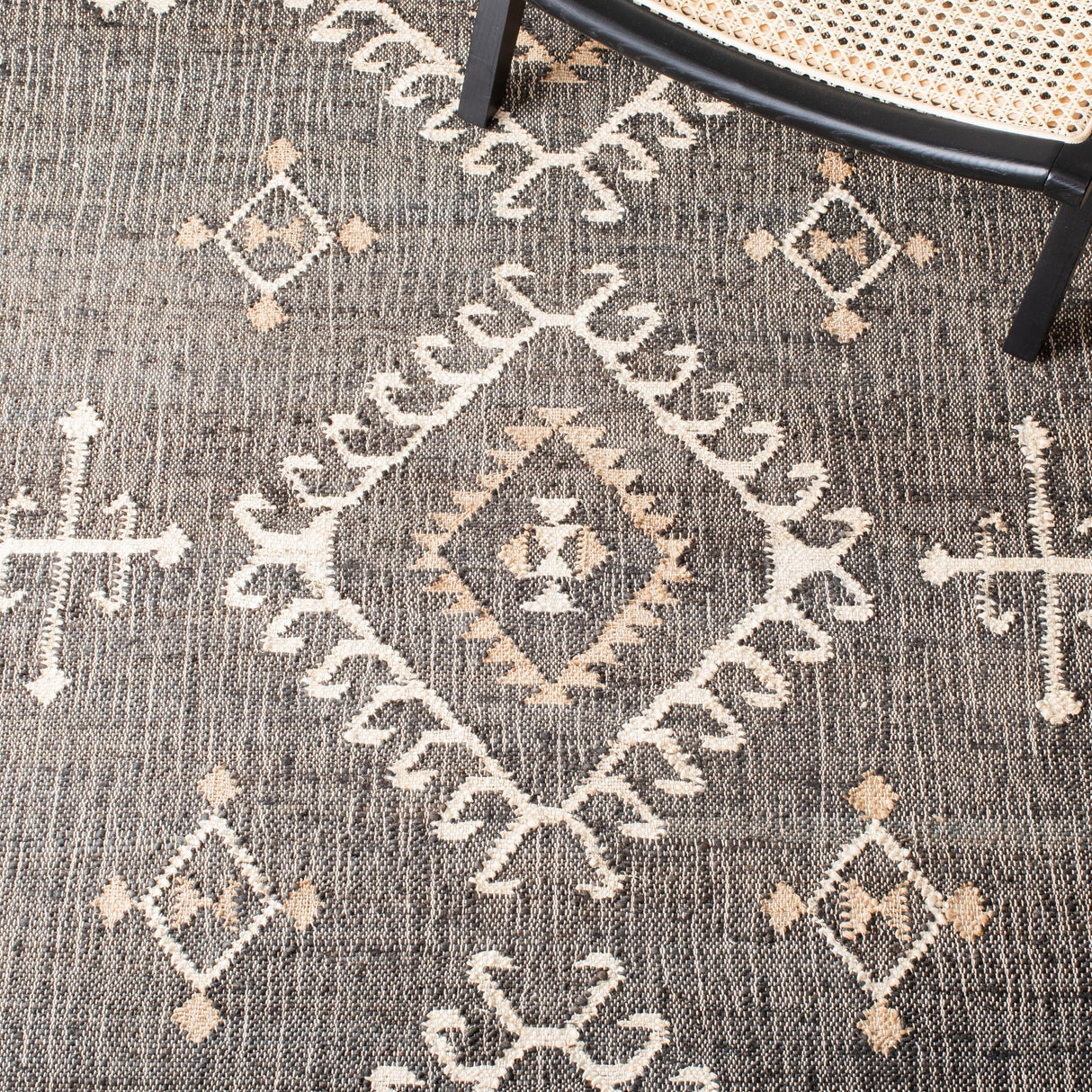 SAFAVIEH Flatweave Kilim Emiljana Jute Rug